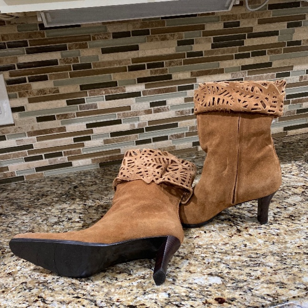Aileen fold-over laser cut boots